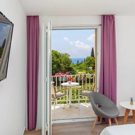 Flamingo Oda ve Kahvaltı Mlini